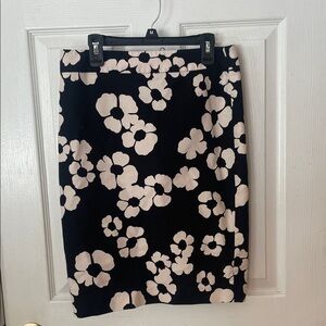 Ann Taylor Loft Chic Floral Pencil Skirt in Black and Cream